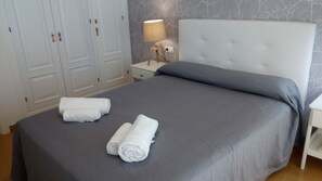 2 bedrooms, iron/ironing board, Internet, bed sheets - Málaga Urban Suite_Apt1 (Málaga)