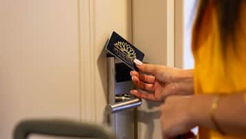 Minibar, espace de travail pour ordinateur portable, Wi-Fi gratuit