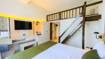 Schreibtisch, laptopgeeigneter Arbeitsplatz, kostenloses WLAN