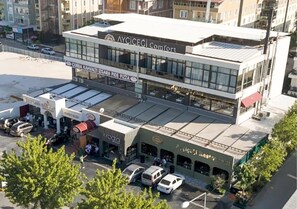 المنشأة من الخارج