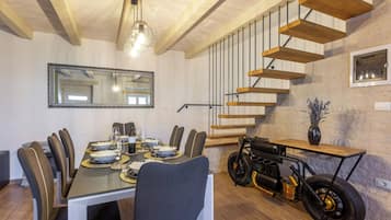 Standard House, 2 Bedrooms, 2 Bathrooms (Casa Cassianus) | Dining