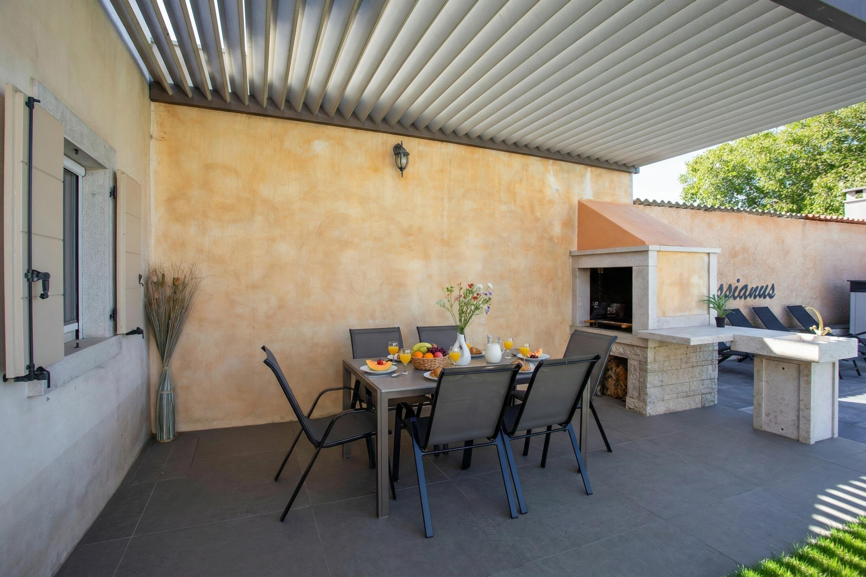Casa Standard, camere multiple, 2 bagni (Casa Cassianus) | Ristorazione all'aperto