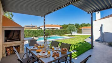 Standard House, Multiple Bedrooms, 2 Bathrooms (Casa Cassianus) | Outdoor dining