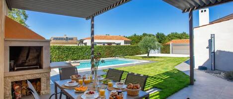 Standard House, Multiple Bedrooms, 2 Bathrooms (Casa Cassianus) | Outdoor dining