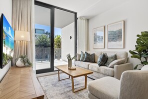 Living room - Fremantle 1-bed Close to Beach & Shops (Perth)
