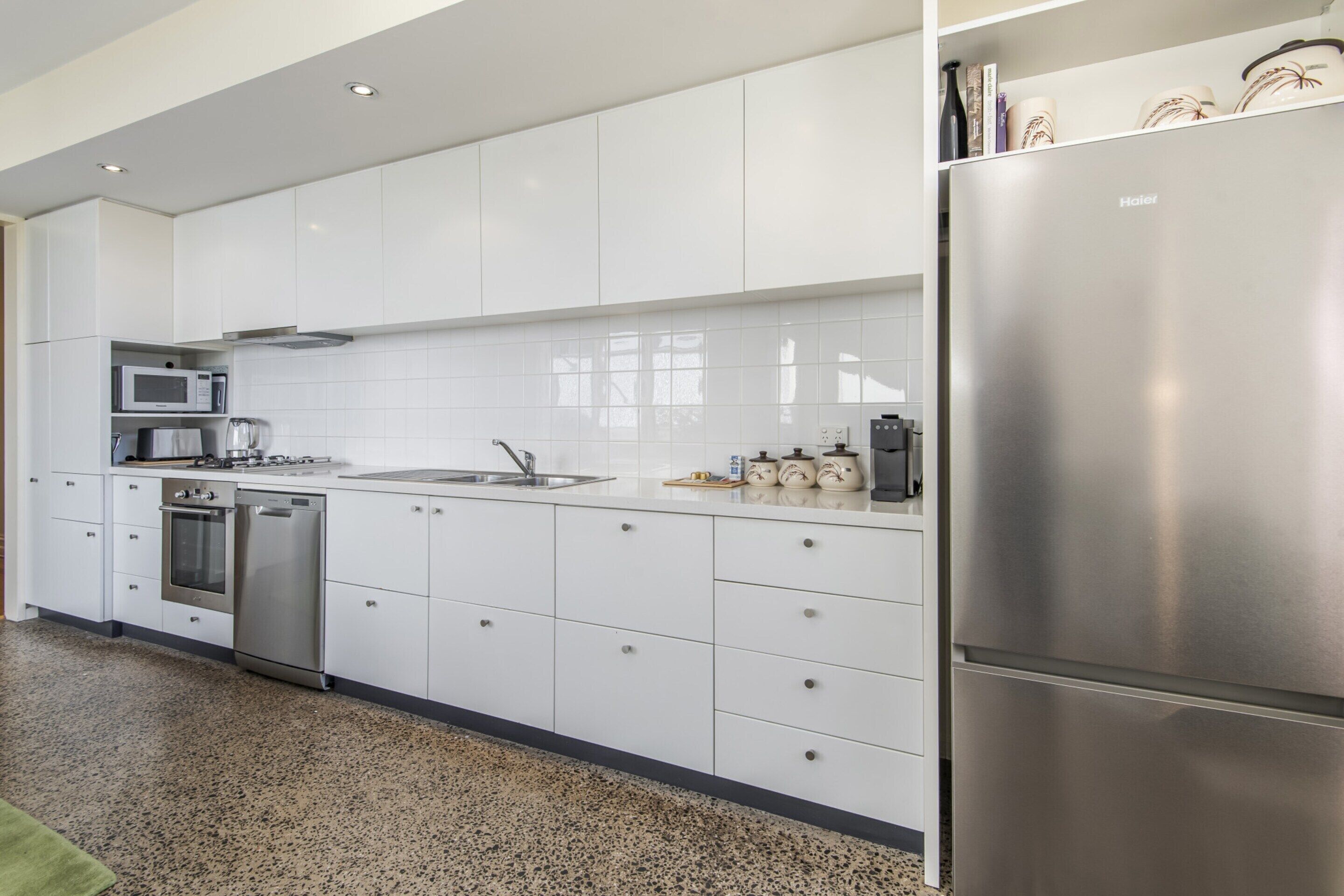 Apartment | Private kitchen | Fridge, microwave, oven, stovetop