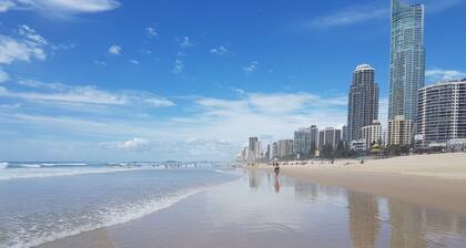 Lakeside Family Oasis With Pool, Gym and Balcony