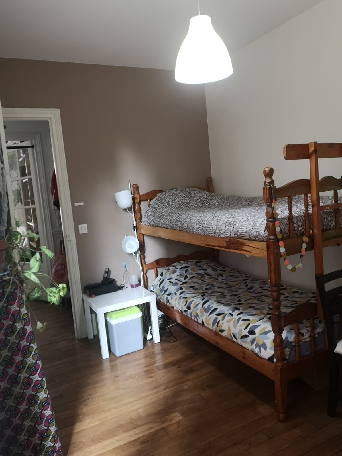 1 chambre, fer et planche à repasser, accès Internet