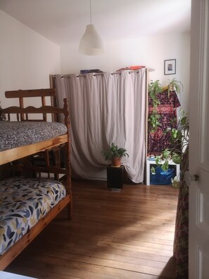 مكواة/لوح كي وخدمة الإنترنت