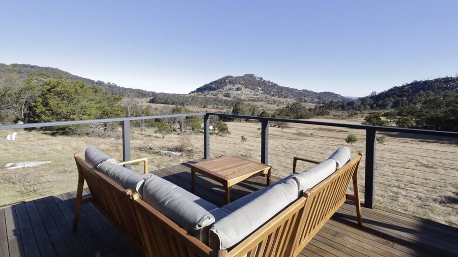 Off-grid Farm Stay With Scenic Views