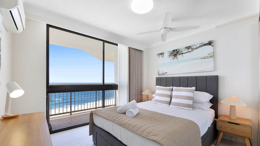 Beachfront Stylish Apartment With Ocean Views