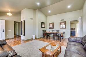 House (2 Bedrooms) | Interior - Dog-friendly Family Home in Glendale Suburbs! (Sun City West)