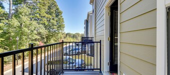 Room to Work + Relax! Spacious Unit Near Charlotte