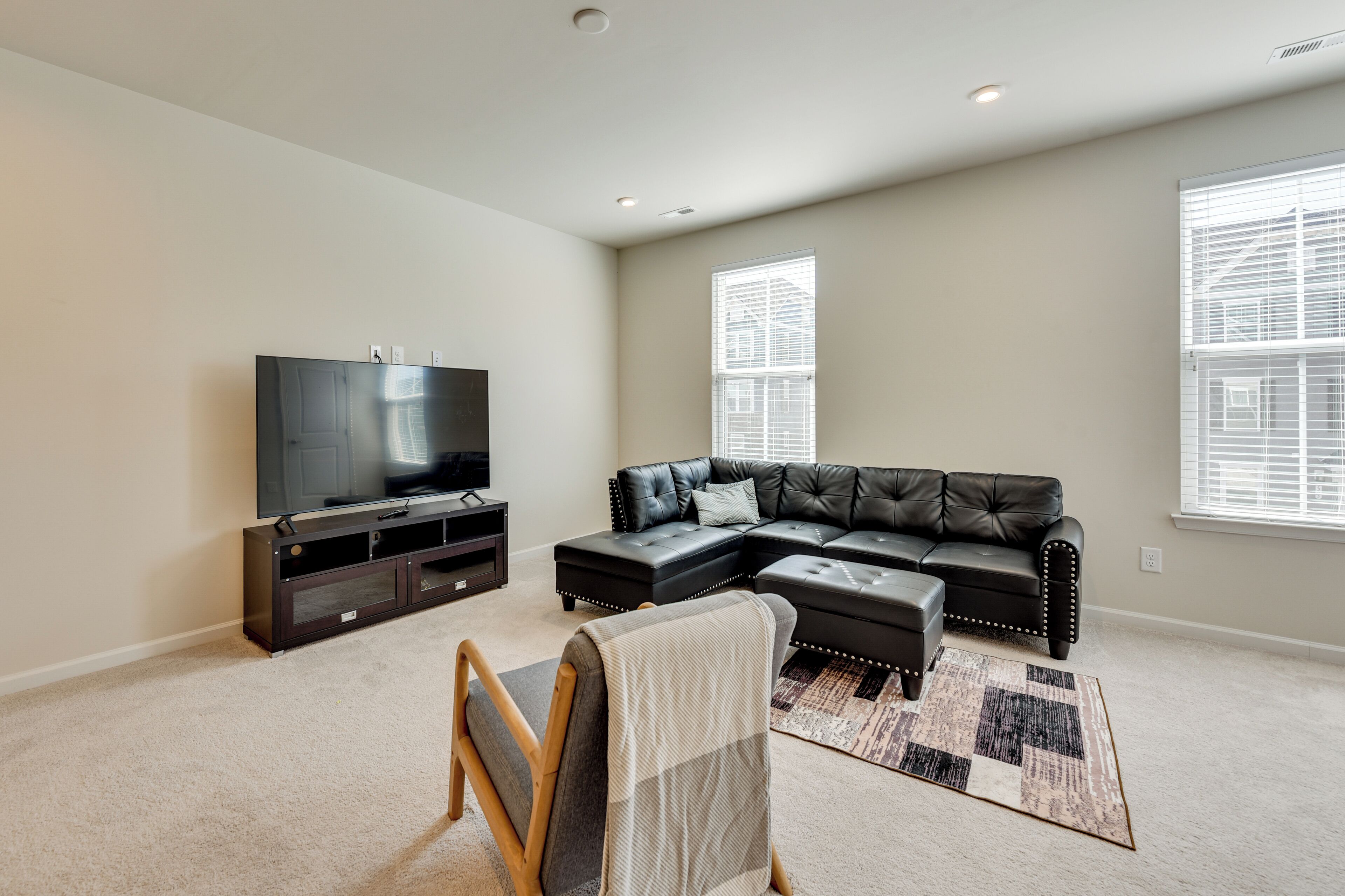 Apartment (4 Bedrooms) | Front of property