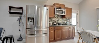 Great for Gatherings! Charming Woodbridge Duplex