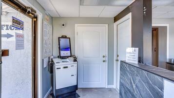 Apartment (0 Bedroom) | Interior