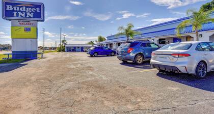 Pet-friendly Studio 2 Mi to Dtwn Sebring!