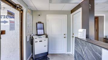 Apartment (0 Bedroom) | Interior