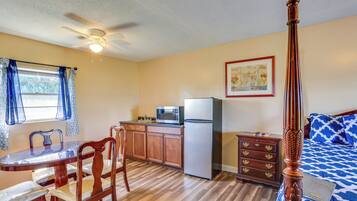 Apartment (0 Bedroom) | Interior