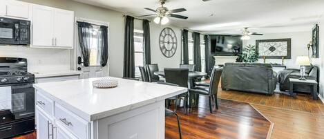 House (4 Bedrooms) | Interior