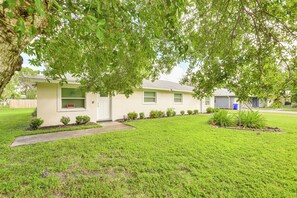 Apartment (2 Bedrooms) | Interior - Pet-friendly Duplex w/ Large Yard in Fort Myers! (Fort Myers)