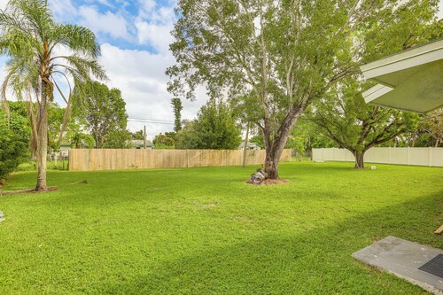 Pet-friendly Duplex w/ Large Yard in Fort Myers!