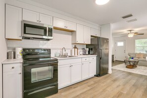 Apartment (2 Bedrooms) | Interior - Pet-friendly Duplex w/ Large Yard in Fort Myers! (Fort Myers)