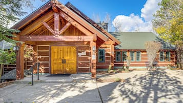 ุงูู
ูุดุฃุฉ ู
ู ุงูุฏุงุฎู