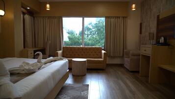 Espacio para trabajar con laptop y wifi gratis