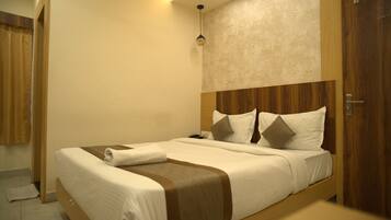 Laptop workspace, free WiFi, bed sheets