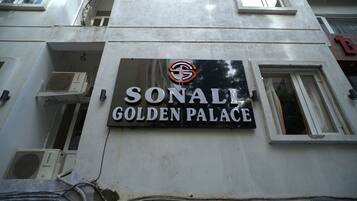 Fachada de la propiedad