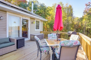 House (1 Bedroom) | Interior - 7 Mi to Main Street: Cabin w/ Deck in Stanley! (Stanley)