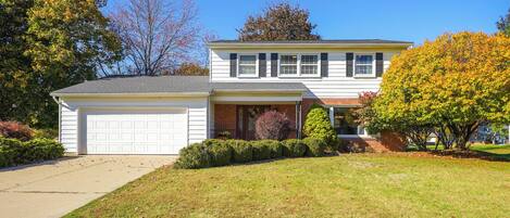 House (4 Bedrooms) | Front of property