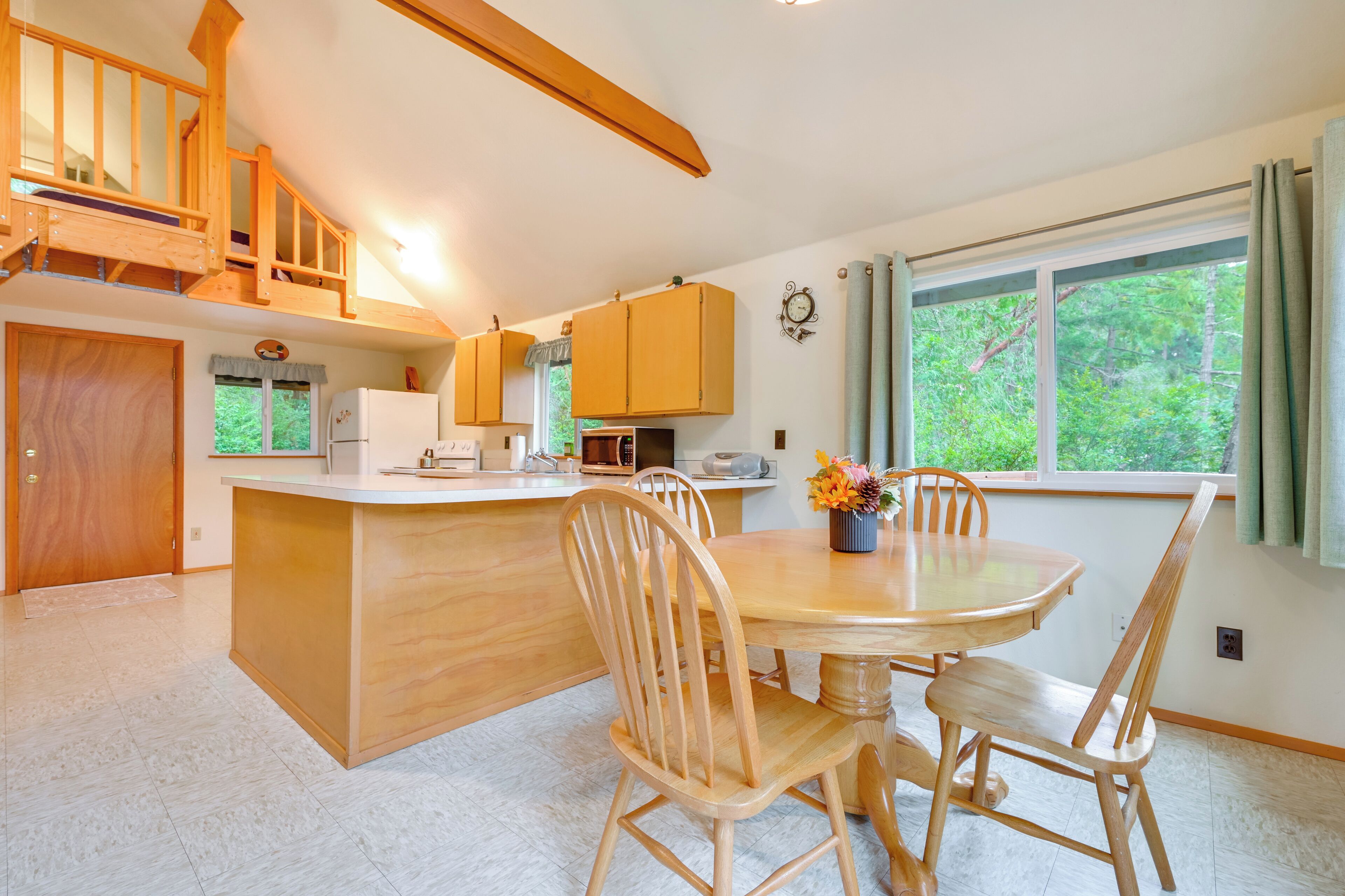 Apartment (0 Bedroom) | Interior