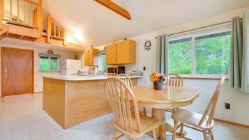 Apartment (0 Bedroom) | Interior