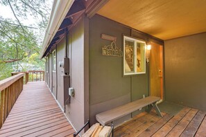 Apartment (0 Bedroom) | Interior - Cozy Hideaway on Key Peninsula w/ Serene Views! (Lakebay)