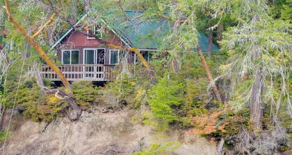 Cozy Hideaway on Key Peninsula w/ Serene Views!
