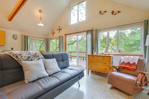 Apartment (0 Bedroom) | Interior - Cozy Hideaway on Key Peninsula w/ Serene Views! (Lakebay)