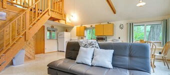 Cozy Hideaway on Key Peninsula w/ Serene Views!