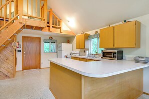 Apartment (0 Bedroom) | Interior - Cozy Hideaway on Key Peninsula w/ Serene Views! (Lakebay)