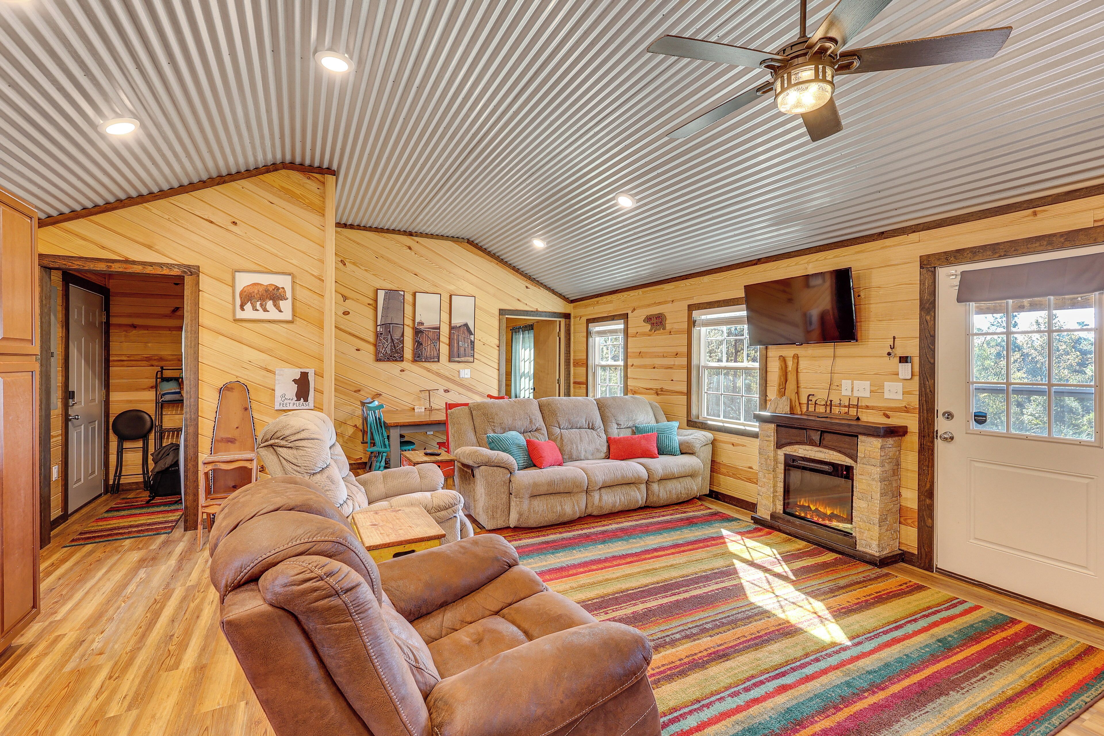 House (2 Bedrooms) | Interior