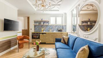 Appartement | Woonruimte | Een 43-inch smart-tv met kabelzenders, Netflix en streamingdiensten