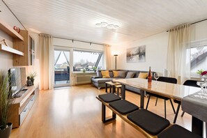 Interior - Apartment 'Schwobanescht' with Lake View, Shared Garden, and Wi-Fi (Uhldingen-Mühlhofen)