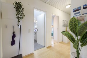 Interior - Apartment 'Schwobanescht' with Lake View, Shared Garden, and Wi-Fi (Uhldingen-Mühlhofen)