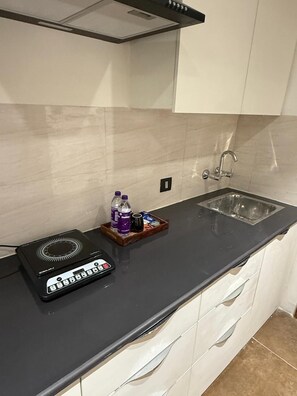 Deluxe Double Room | Private kitchen