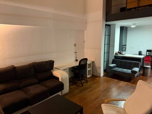 Living room - Charming Loft in San Sebastián de los Reyes With Padel Court and Pool (San Sebastian de los Reyes)