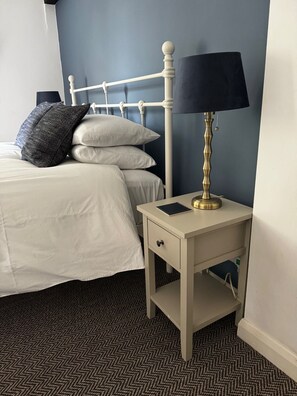 Double Room, Ensuite ( Room Only) | Iron/ironing board, free WiFi - The Green Man (Dunchurch)