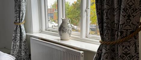 Iron/ironing board, free WiFi