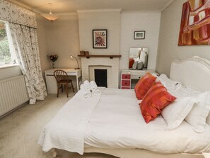 5 bedrooms, individually decorated, individually furnished, free WiFi - Elford Farmhouse (Seahouses)