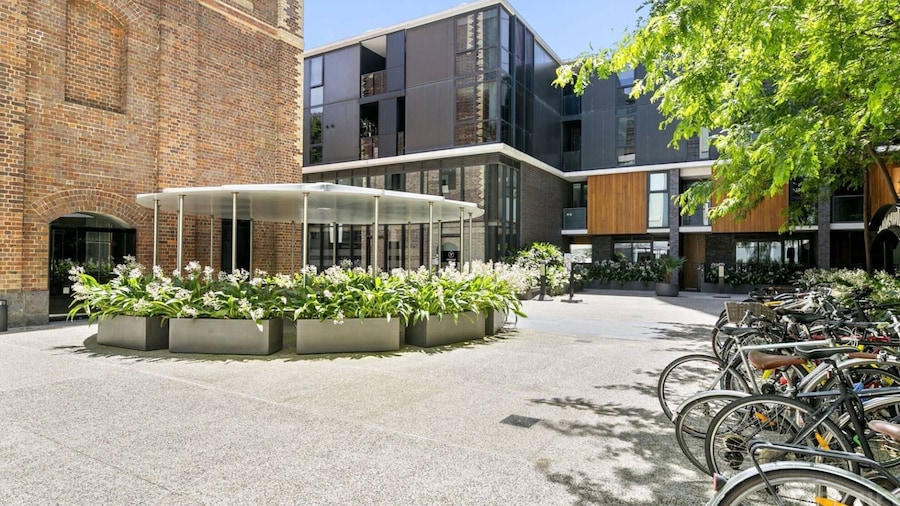 Collingwood Cool 2-bed, Balcony, Gym, Rooftop